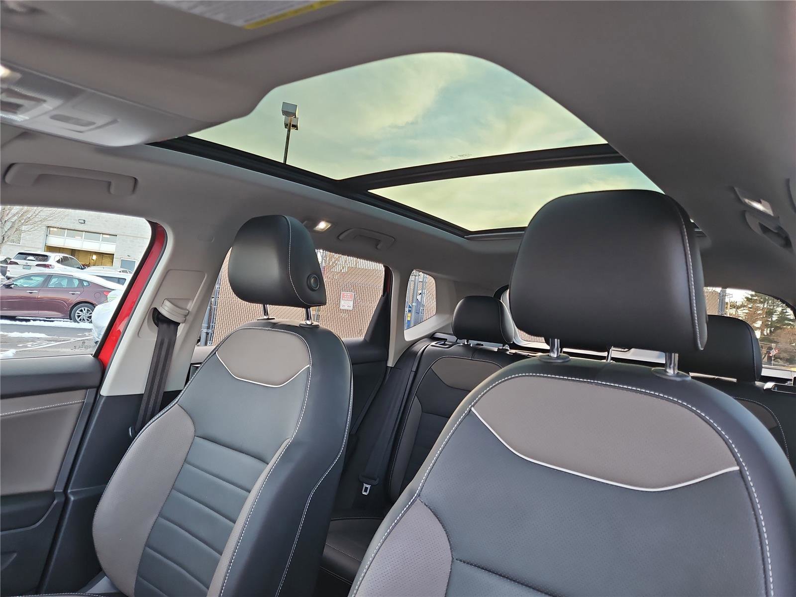 Used 2023 Volkswagen Taos SEL image 23