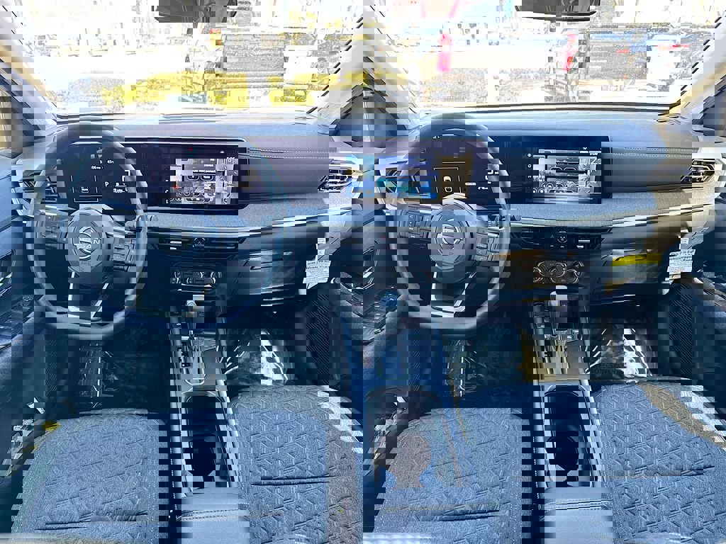 Used 2025 Nissan Kicks SV image 24