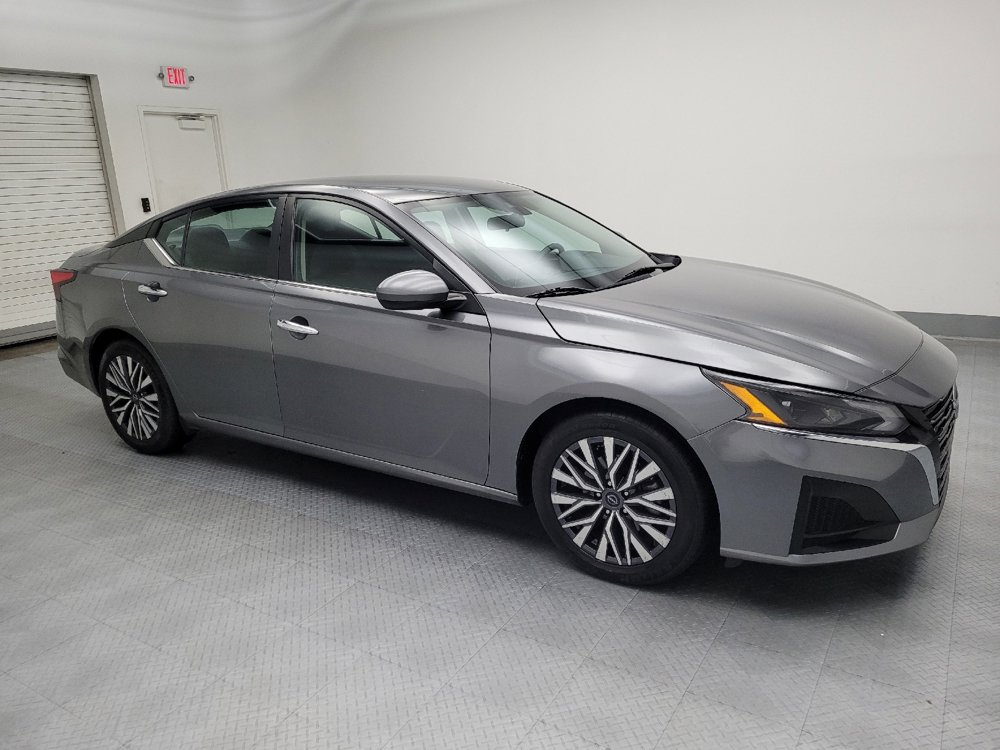 Used 2023 Nissan Altima 2.5 SV image 11