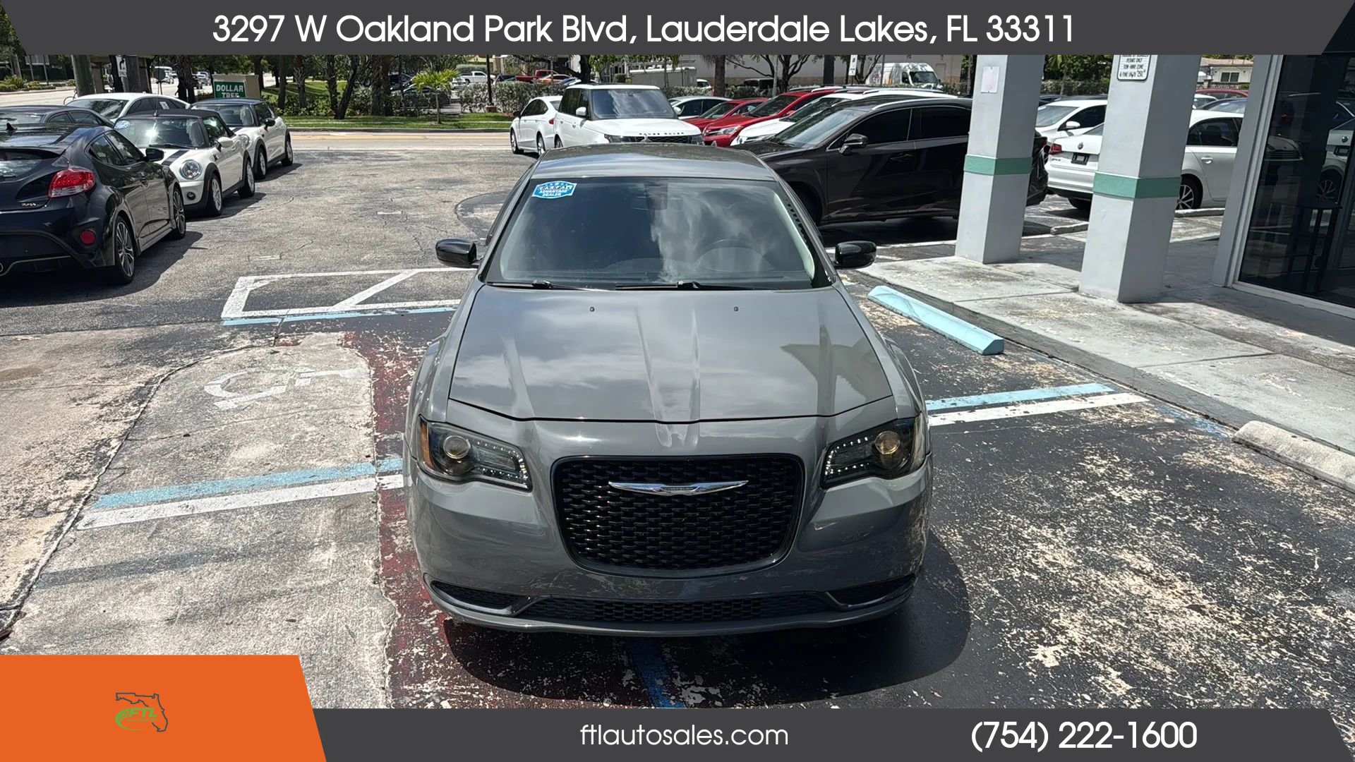 Used 2019 Chrysler 300 Touring w/ Sport Appearance Package RWD image 4