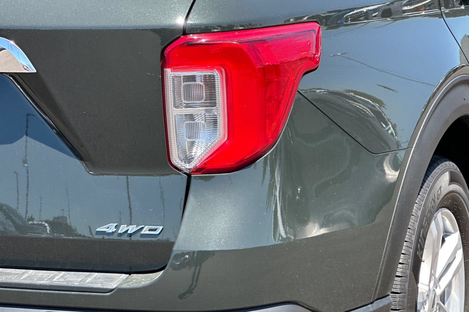 Used 2022 Ford Explorer XLT AWD/4WD image 25