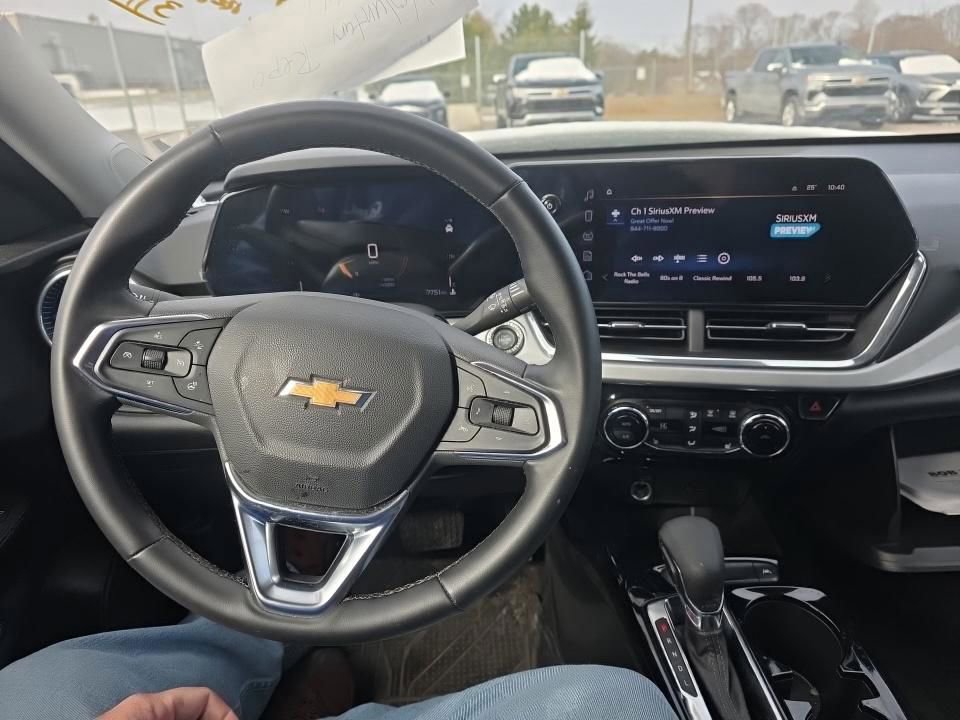 Used 2025 Chevrolet Trax LT w/ LT Convenience Package image 14