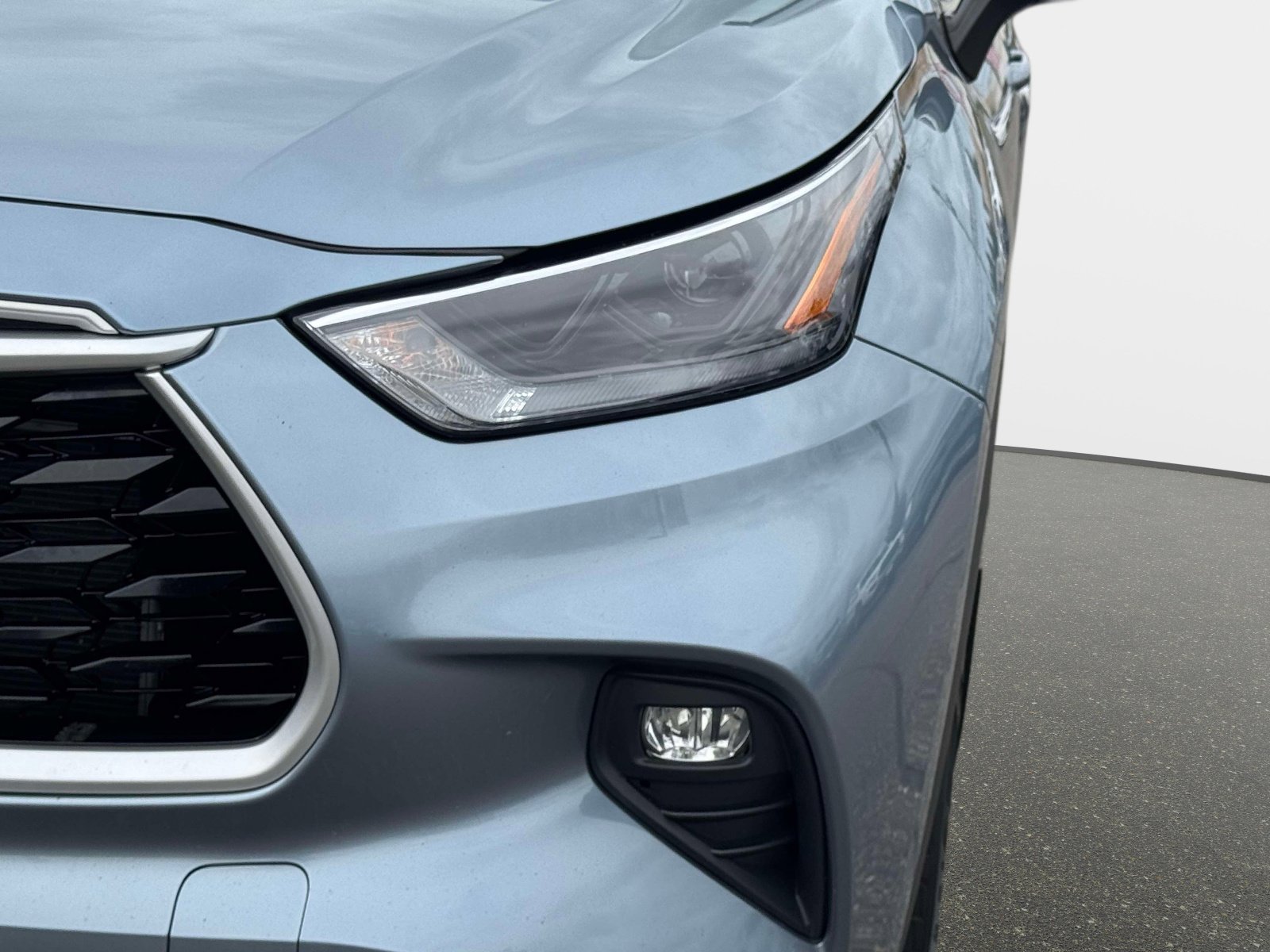 Used 2022 Toyota Highlander XLE image 6