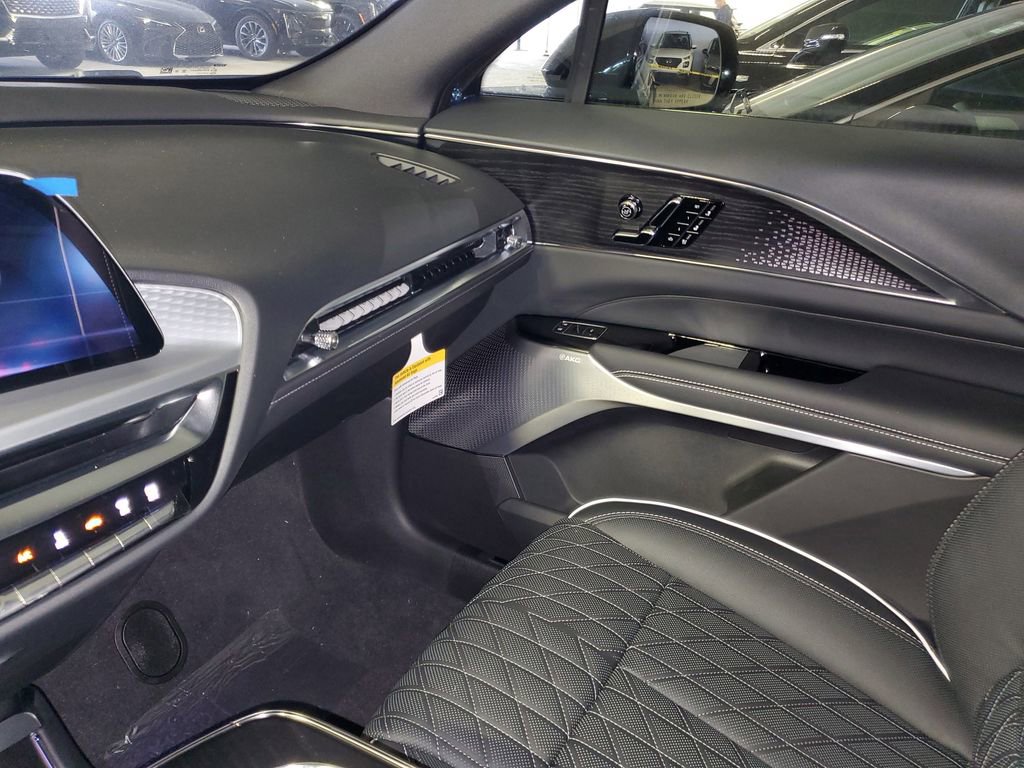 New 2026 Cadillac Lyriq V w/ Exterior Carbon Fiber Package AWD/4WD image 20