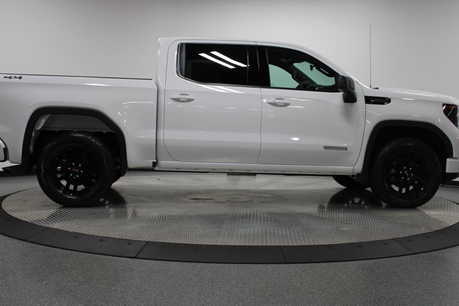 New 2026 GMC Sierra 1500 Elevation image 17