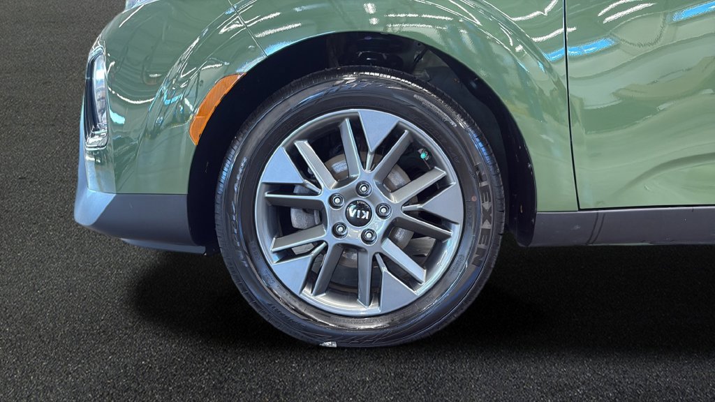 Used 2020 Kia Soul EX FWD image 28