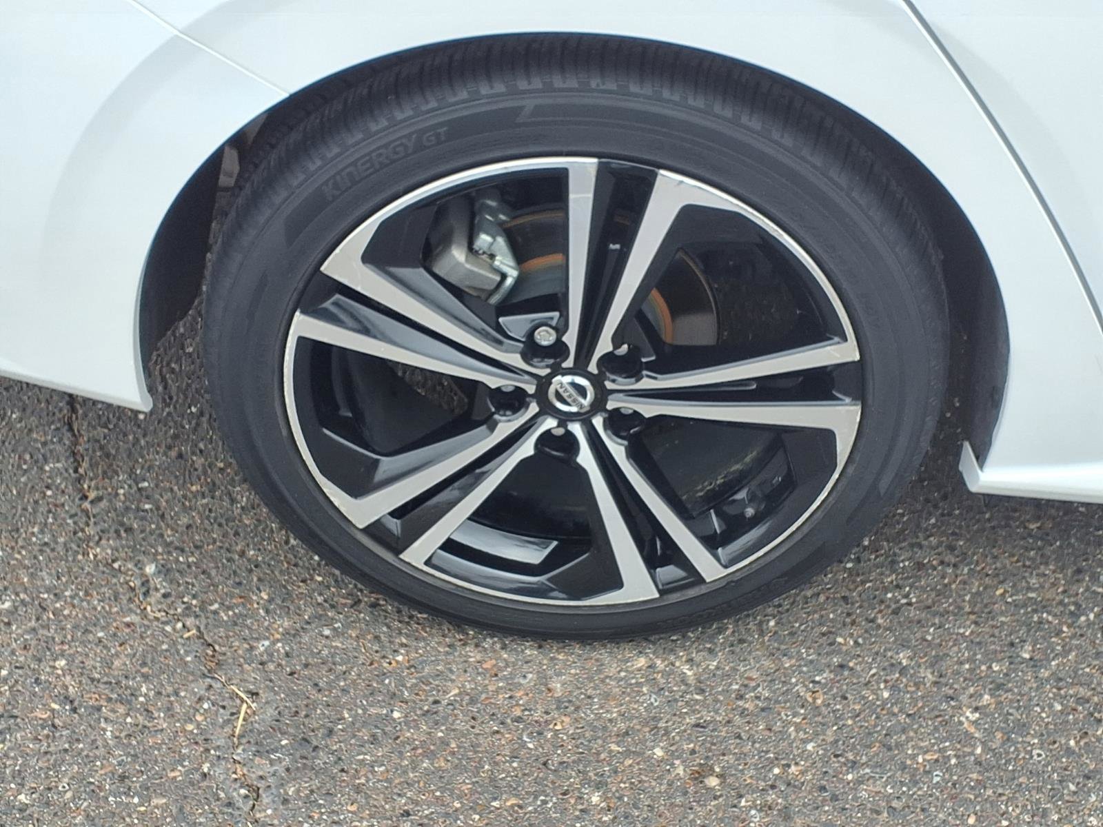 Used 2023 Nissan Sentra SR w/ Trunk Package image 9