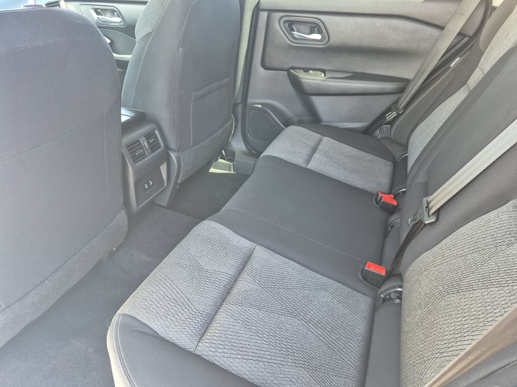 Used 2025 Nissan Rogue SV AWD/4WD image 13