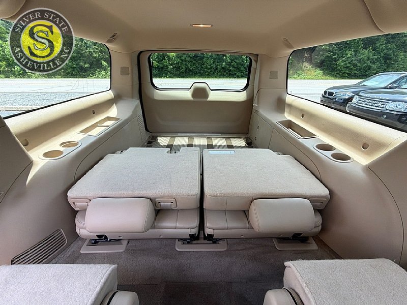 Used 2011 Cadillac Escalade ESV Premium AWD/4WD image 21