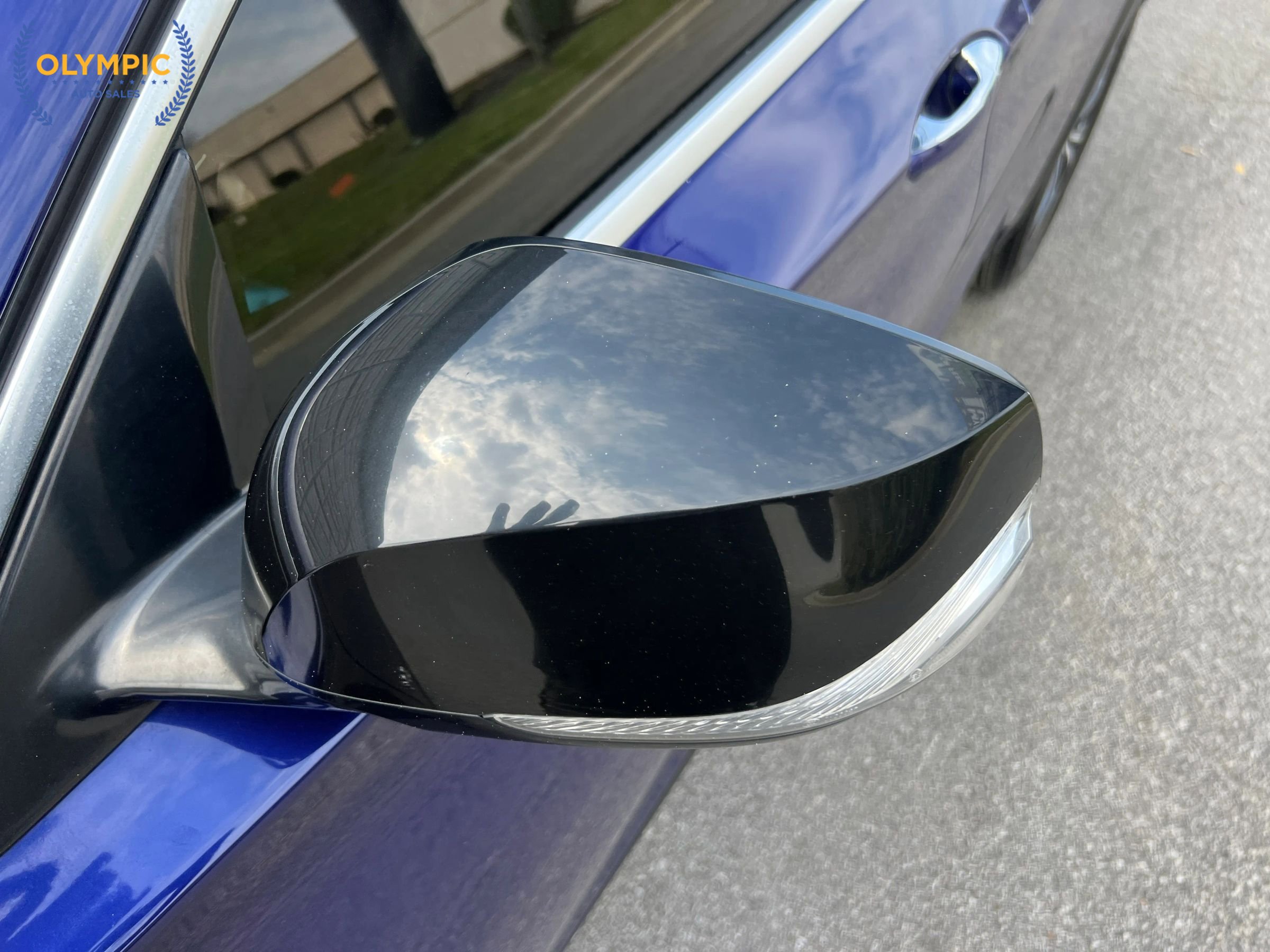 Used 2018 INFINITI QX30 Premium w/ Cargo Package AWD/4WD image 18