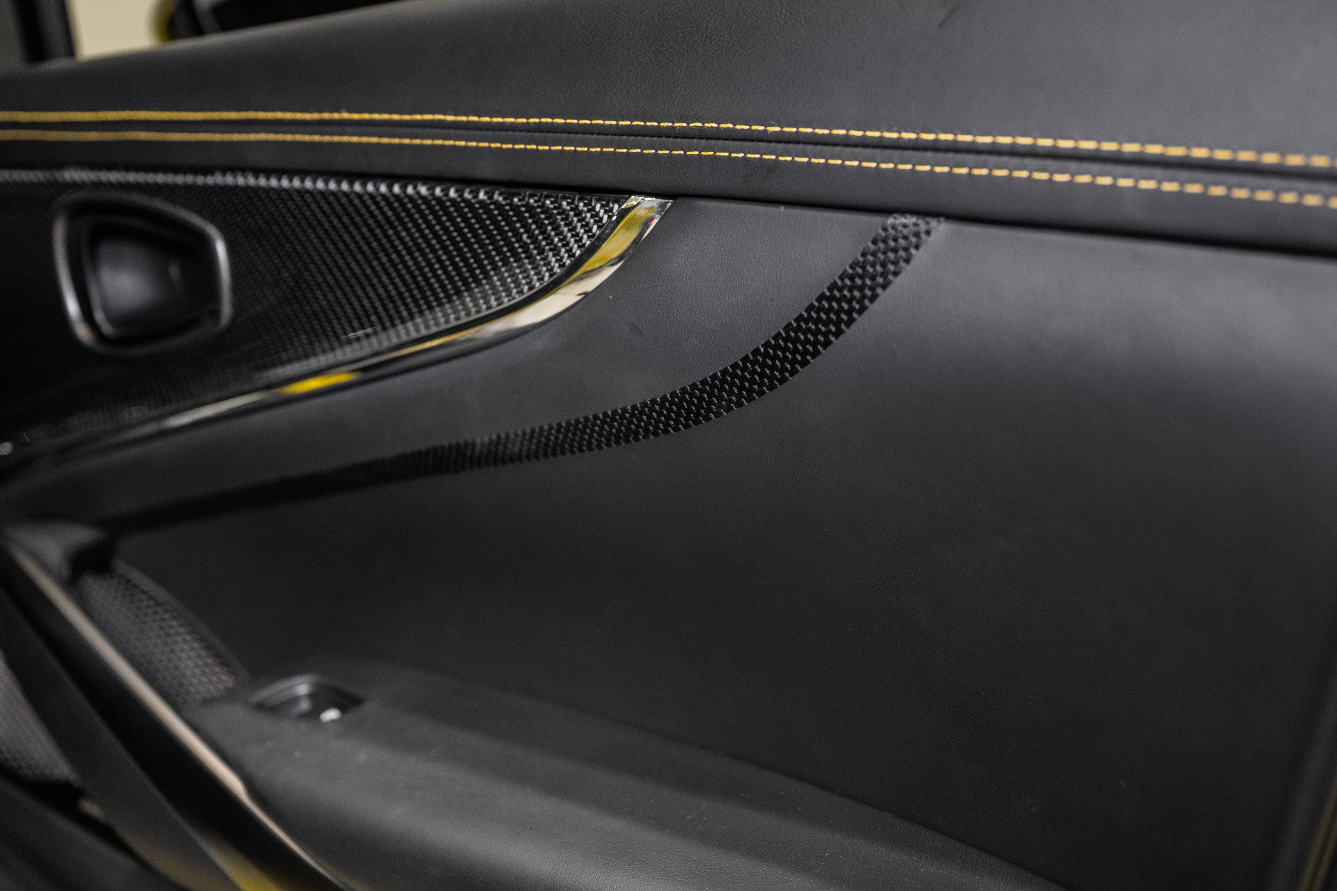 Used 2025 Aston Martin DBX 707 image 44