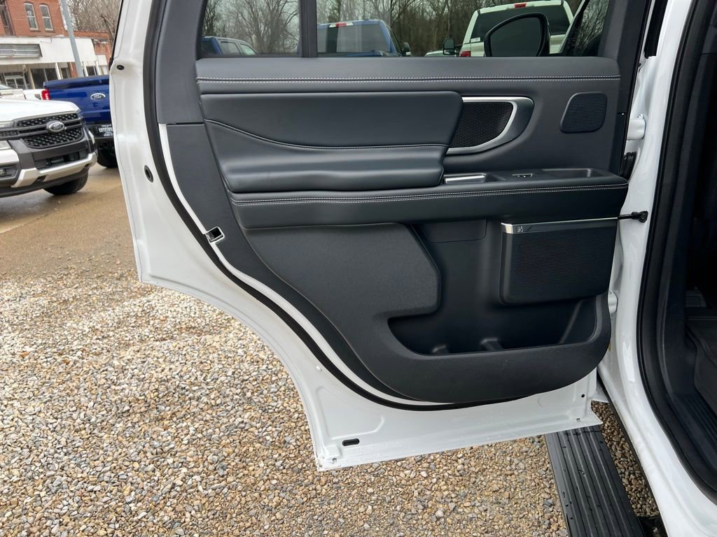 Used 2025 Ford Expedition Platinum w/ Stealth Performance Package image 16
