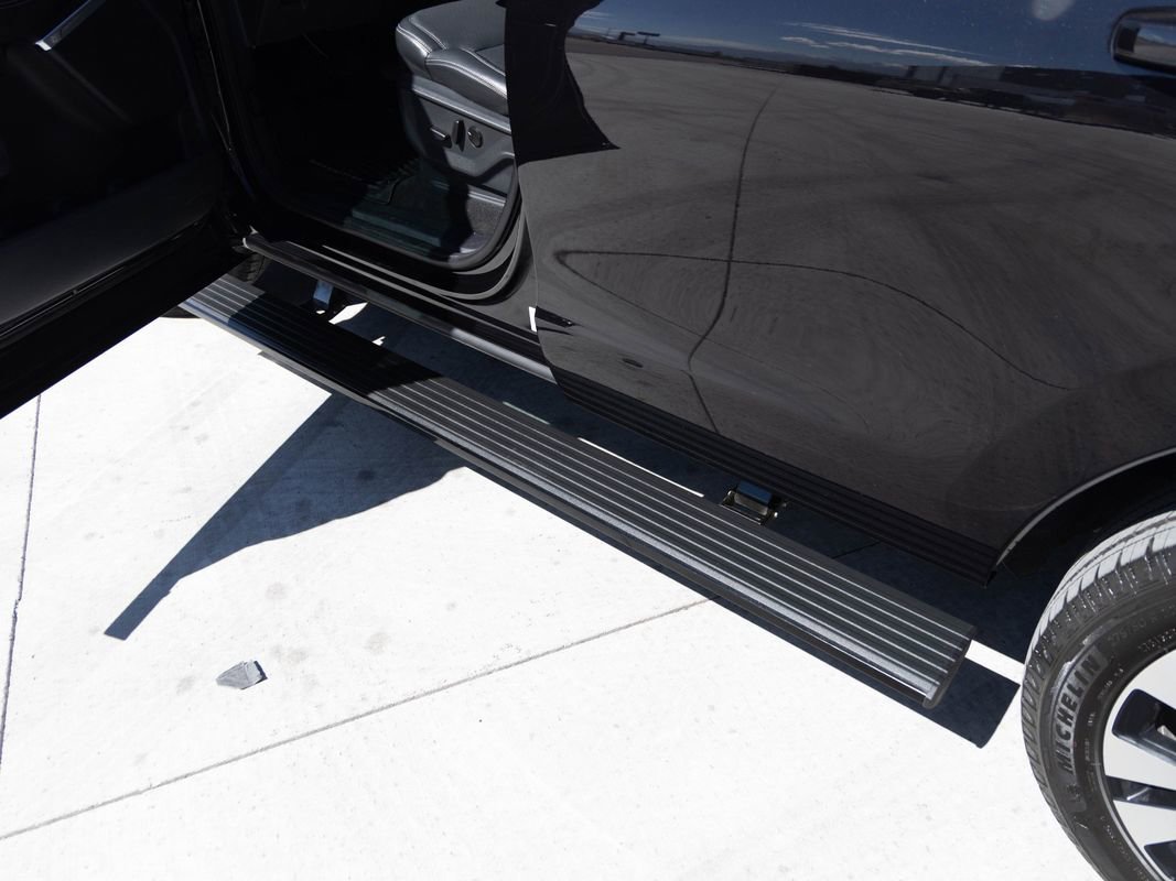 Used 2025 Ford Expedition Platinum w/ Driver's Package image 12