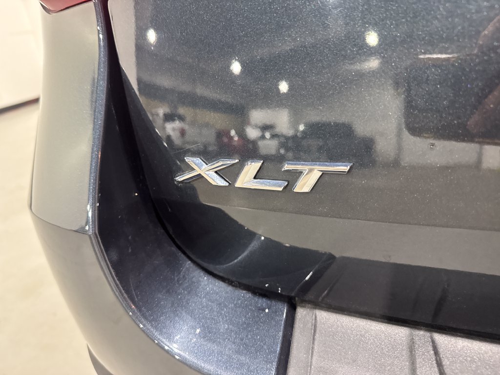 Used 2022 Ford Explorer XLT AWD/4WD image 31