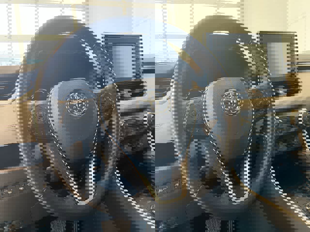 Used 2020 Toyota RAV4 XLE w/ Convenience Package image 14