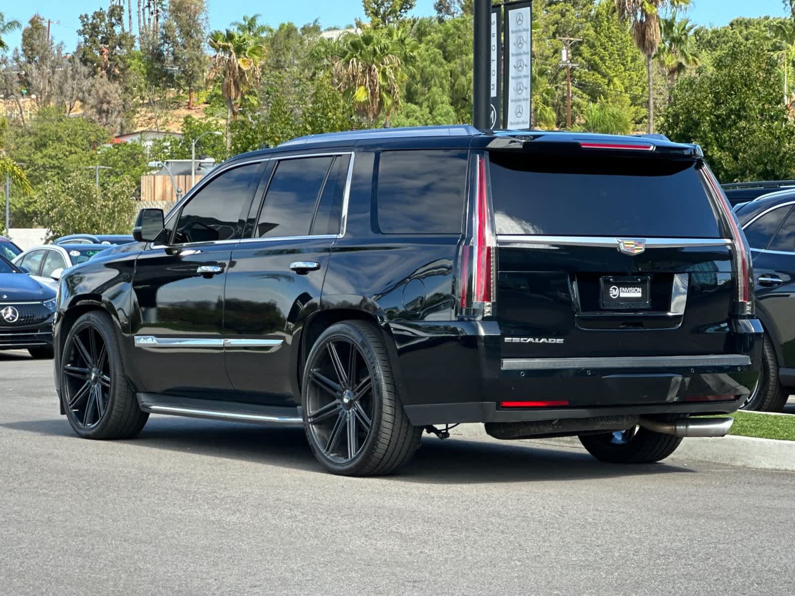 Used 2016 Cadillac Escalade 2WD image 5