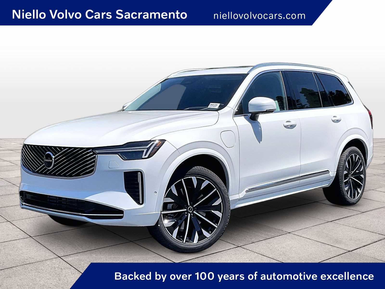New 2026 Volvo XC90 T8 Ultra w/ Protection Package
