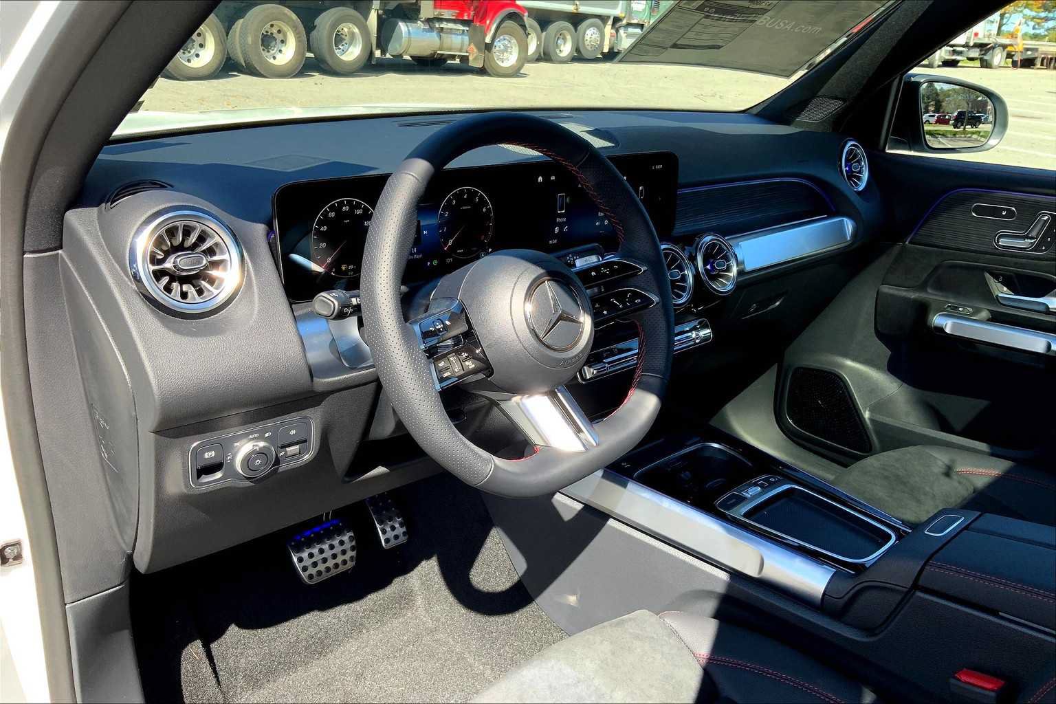 Certified 2026 Mercedes-Benz GLB 250 4MATIC image 9