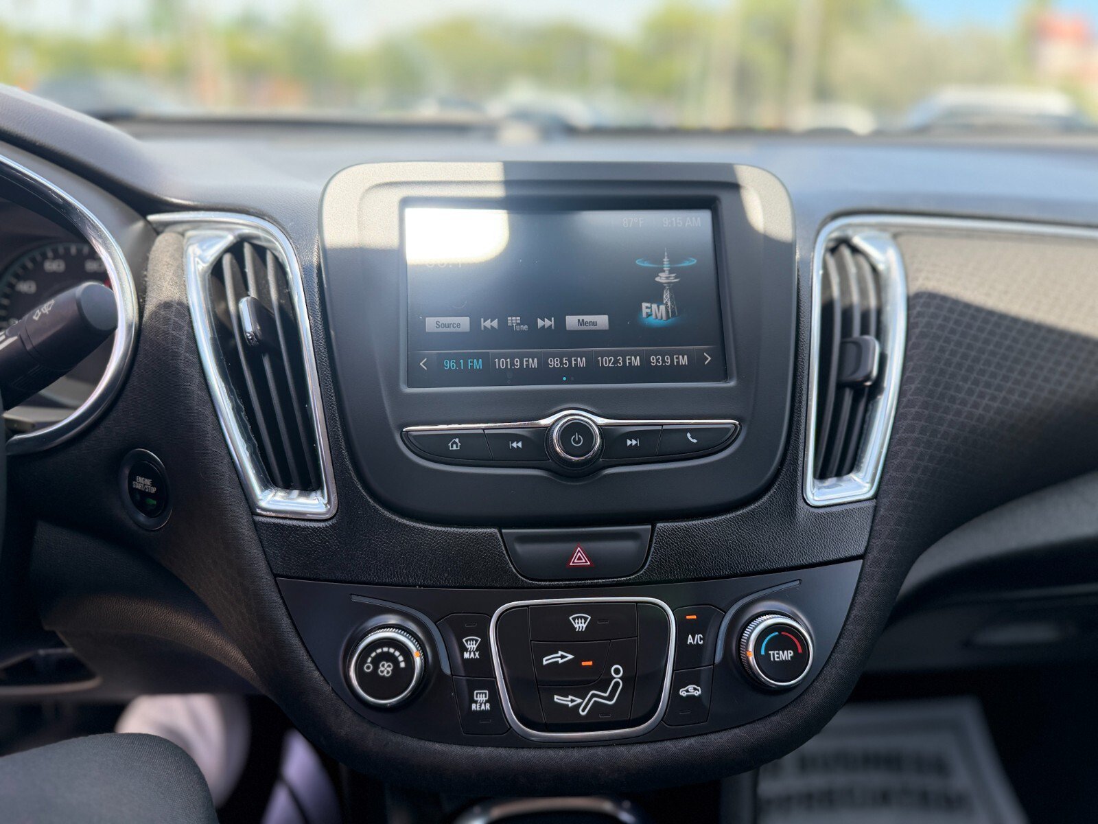 Used 2016 Chevrolet Malibu LT FWD image 19