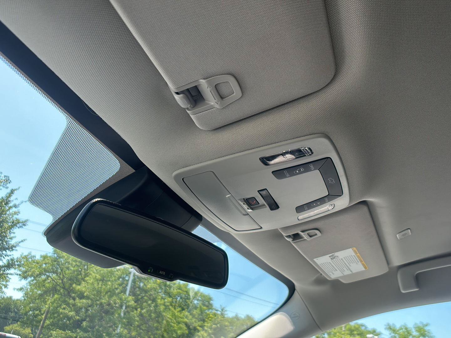 Used 2026 Toyota Sienna LE FWD image 36