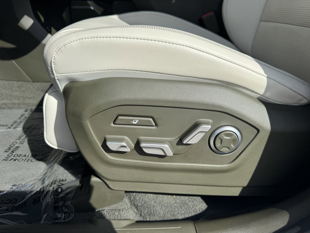 Used 2024 Hyundai Santa Fe Calligraphy image 35