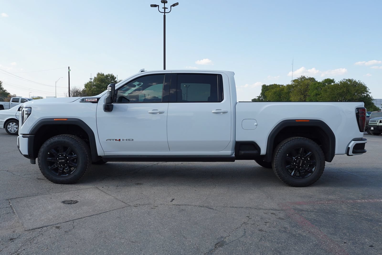 New 2026 GMC Sierra 2500 AT4 w/ AT4 Premium Plus Package AWD/4WD image 4