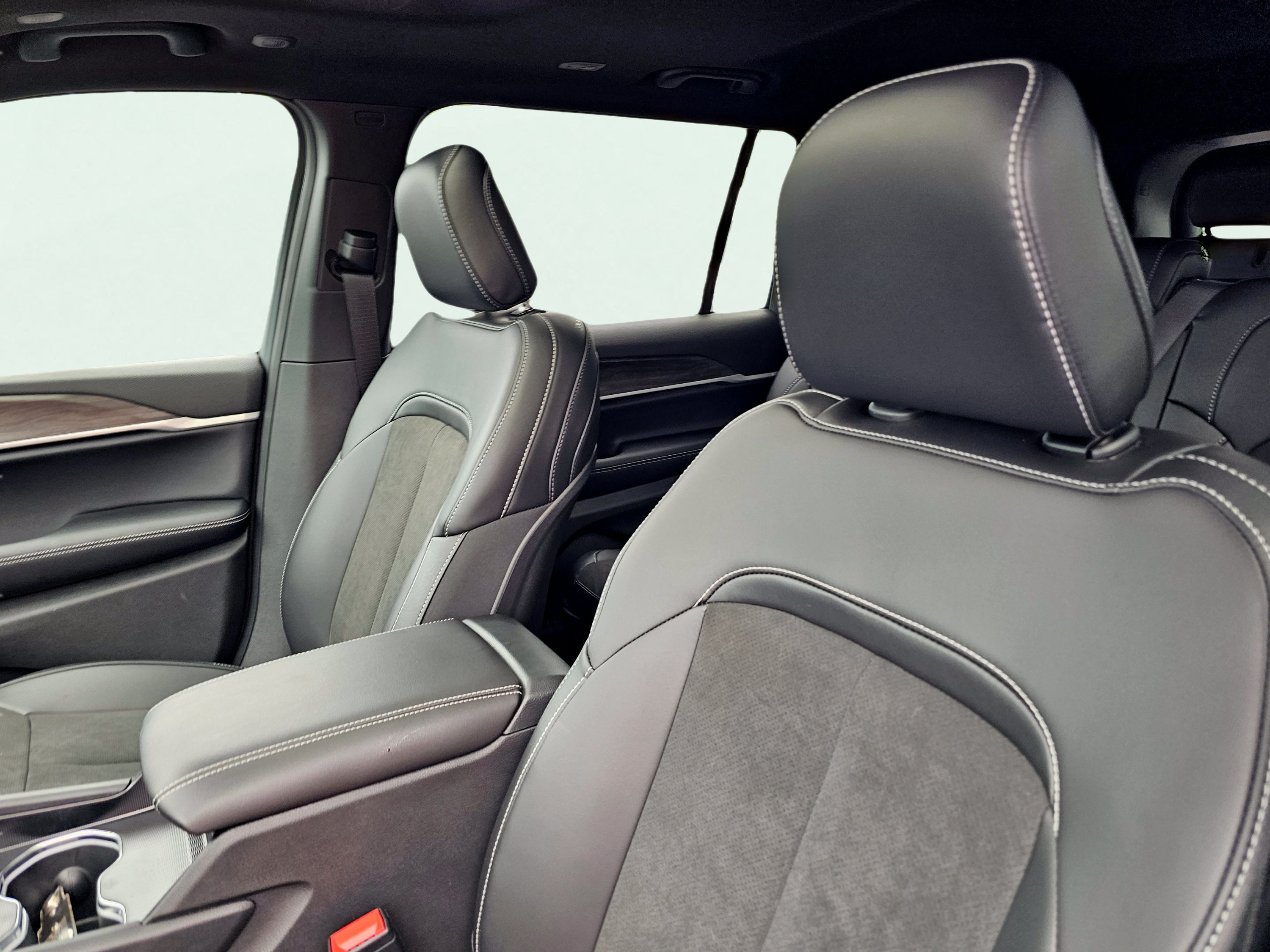 New 2026 Jeep Grand Cherokee L 2WD image 17
