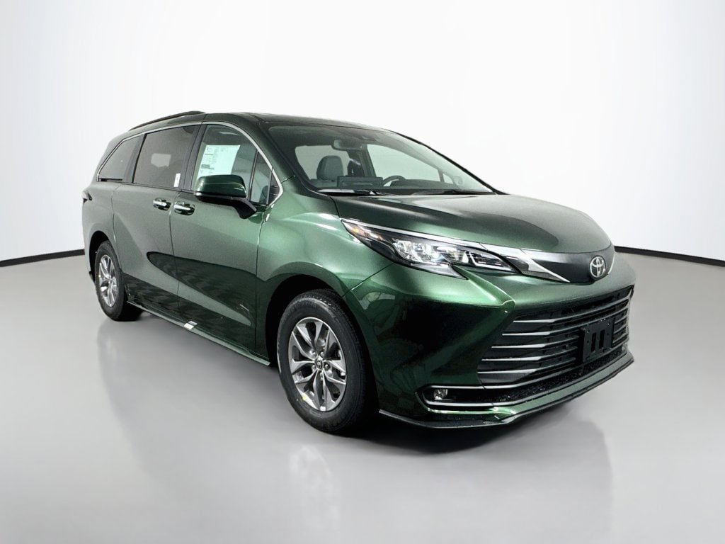 New 2026 Toyota Sienna XLE AWD/4WD image 10