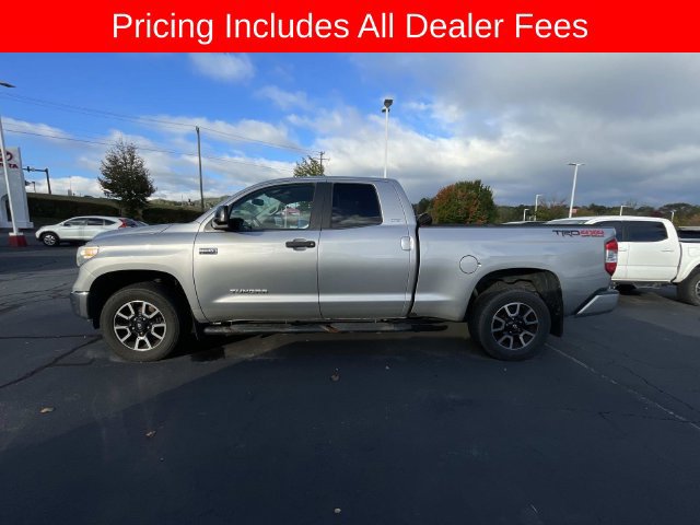 Used 2016 Toyota Tundra SR5 w/ TRD Off Road Package AWD/4WD image 5