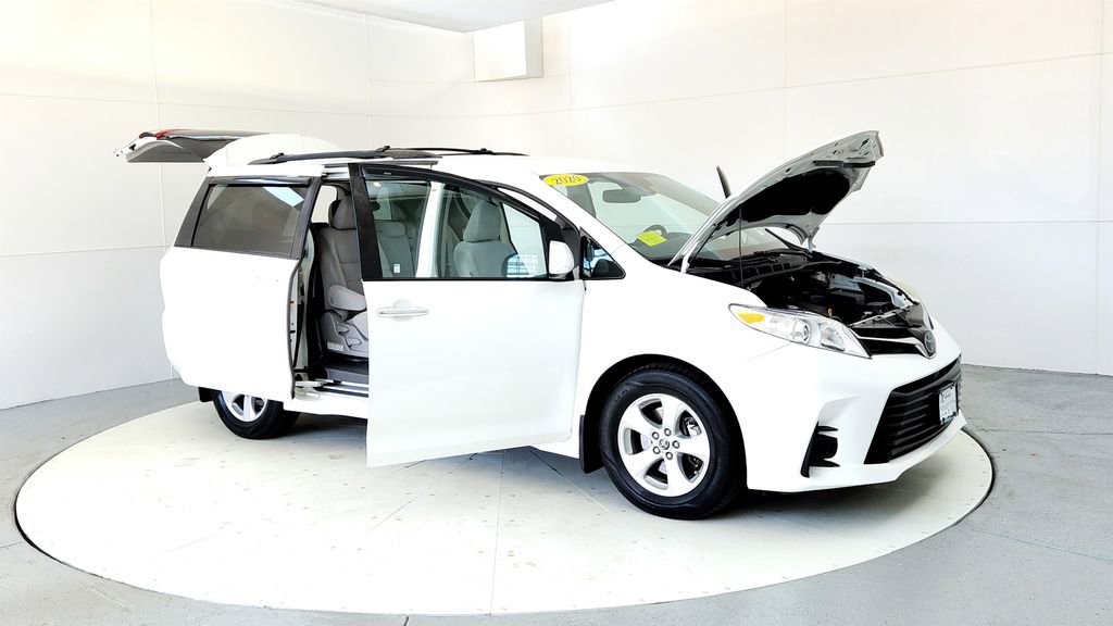 Used 2020 Toyota Sienna LE w/ LE Preferred Package FWD image 12