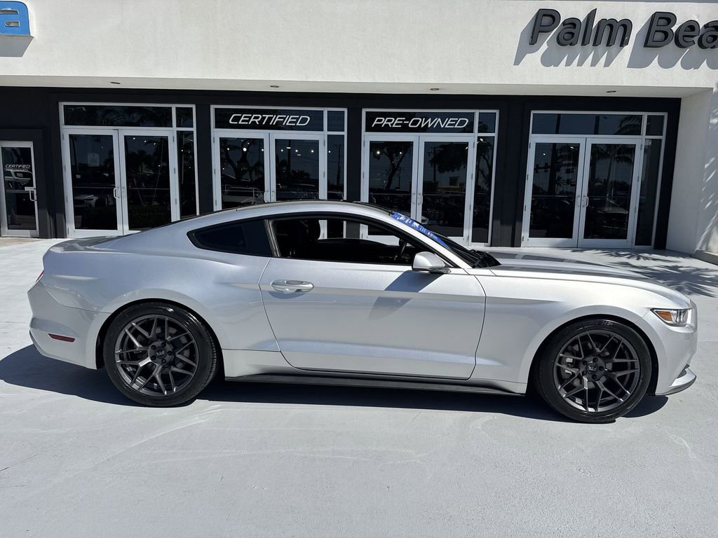 Used 2016 Ford Mustang Coupe RWD image 5