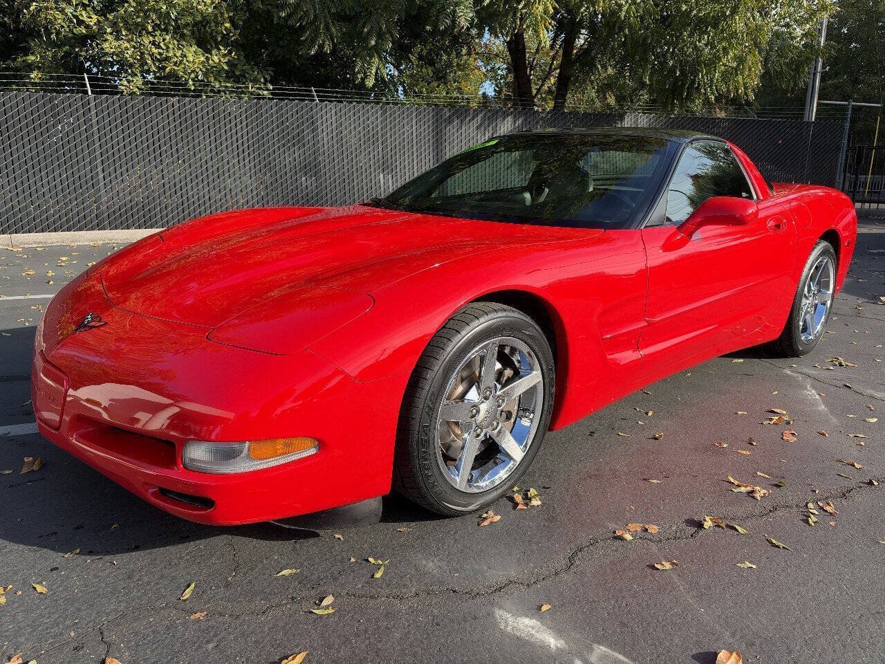 Used 1998 Chevrolet Corvette Coupe RWD image 1