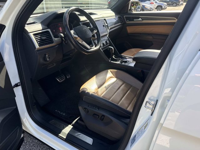 Used 2020 Volkswagen Atlas Cross Sport SEL Premium R-Line AWD/4WD image 22