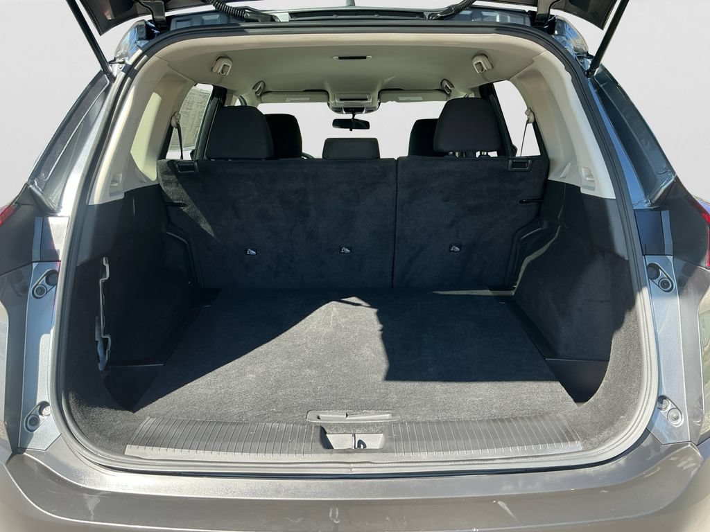 Used 2023 Nissan Rogue S AWD/4WD image 17