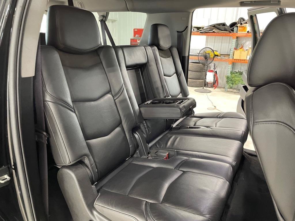 Used 2016 Cadillac Escalade ESV Luxury AWD/4WD image 19