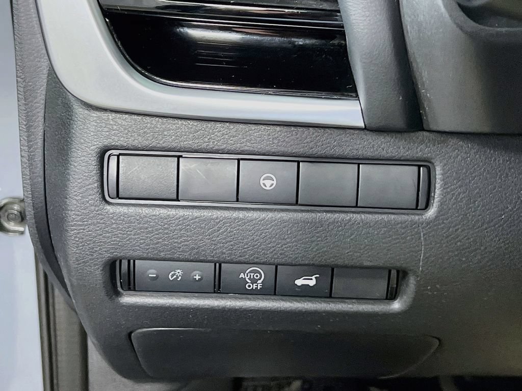 Used 2023 Nissan Rogue SL w/ SL Premium Package AWD/4WD image 9