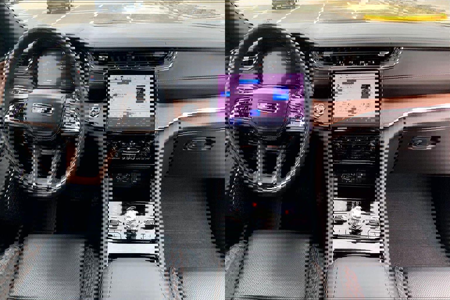 Used 2025 Jeep Grand Cherokee L Summit w/ Obsidian Package AWD/4WD image 15