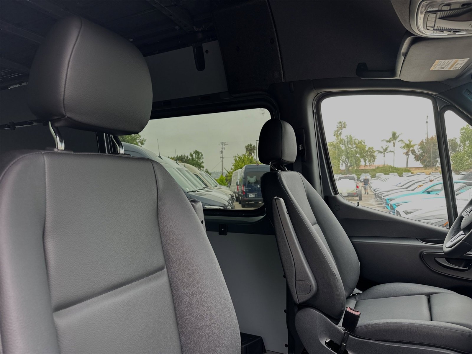 Used 2024 Mercedes-Benz Sprinter 2500 image 18