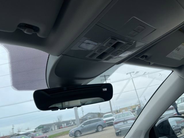 Used 2025 Volkswagen Taos SE image 13