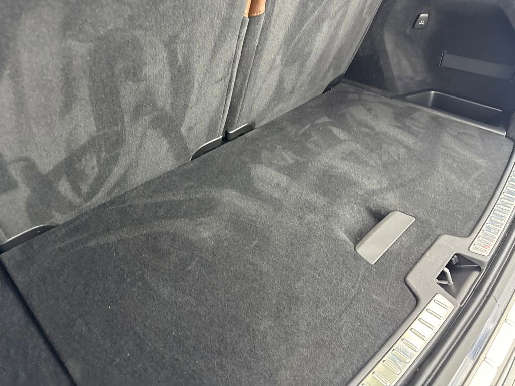 Used 2023 Volvo XC90 B6 Plus image 84