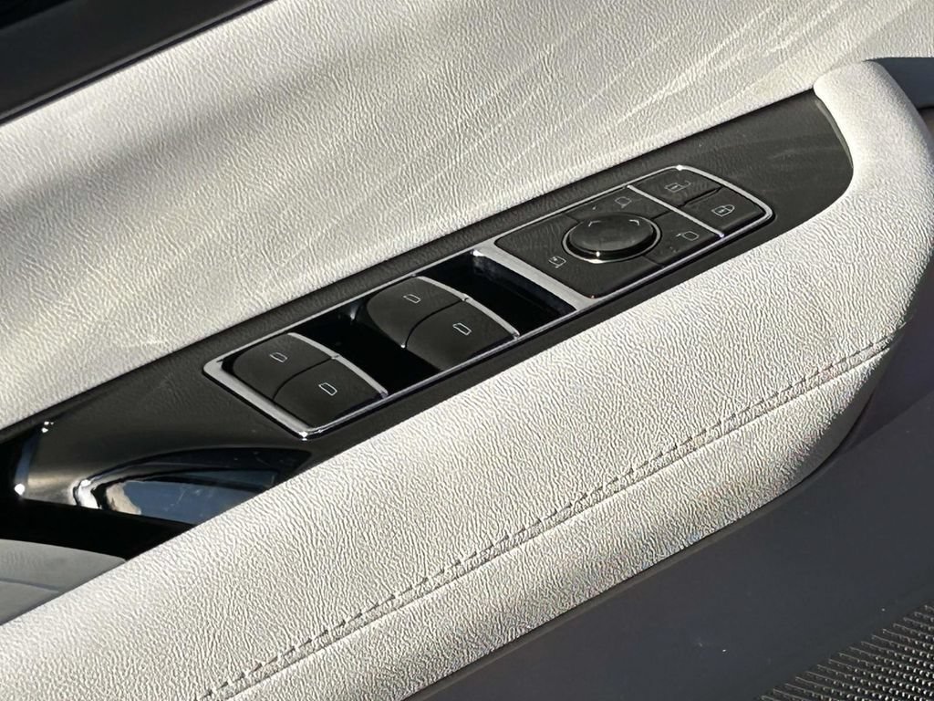 New 2026 Cadillac Vistiq Luxury AWD/4WD image 18