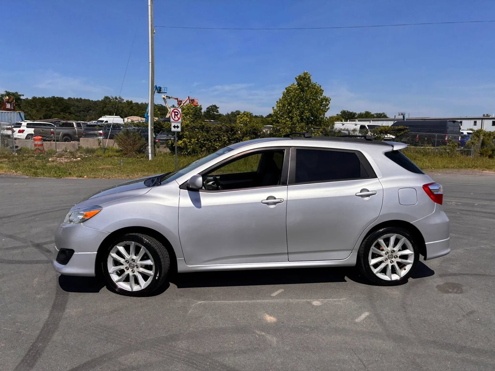 Used 2009 Toyota Matrix XRS w/ All Weather Guard Pkg FWD image 8