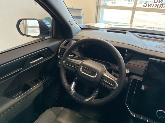 Used 2025 GMC Acadia AT4 w/ Luxury Package image 35