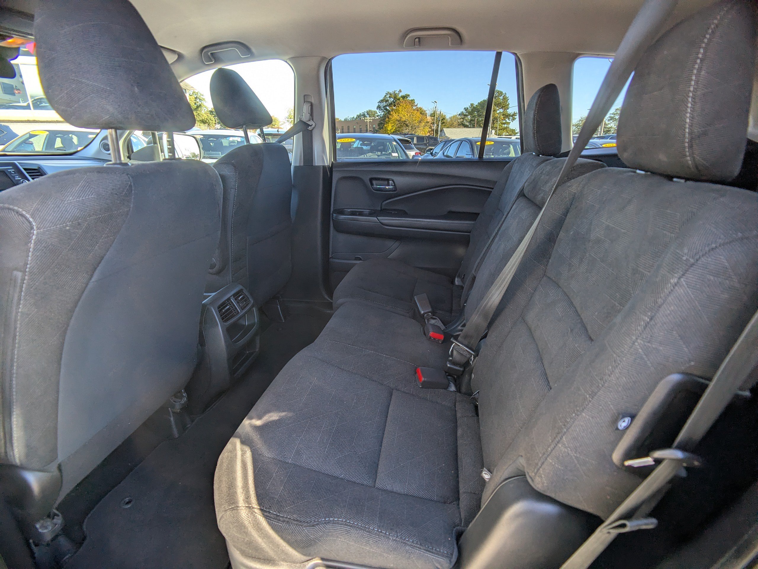 Used 2019 Honda Pilot LX image 15