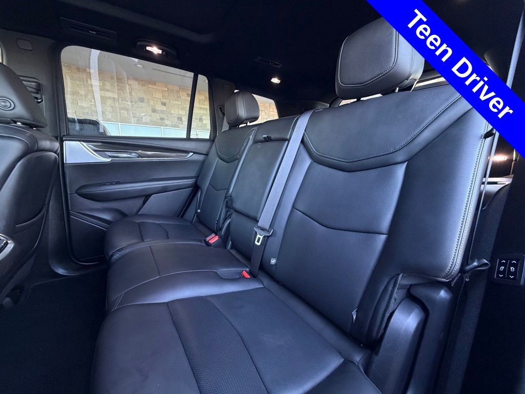 Used 2022 Cadillac XT6 Sport w/ Technology Package image 22