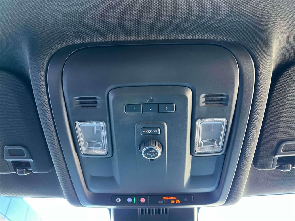 Used 2024 GMC Yukon XL SLT image 37