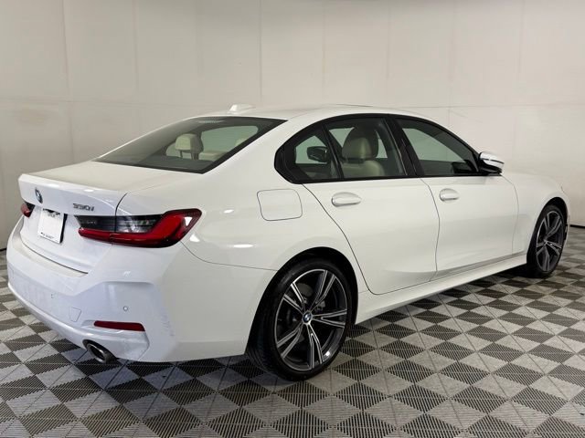 Used 2023 BMW 330i Sedan w/ Premium Package image 8