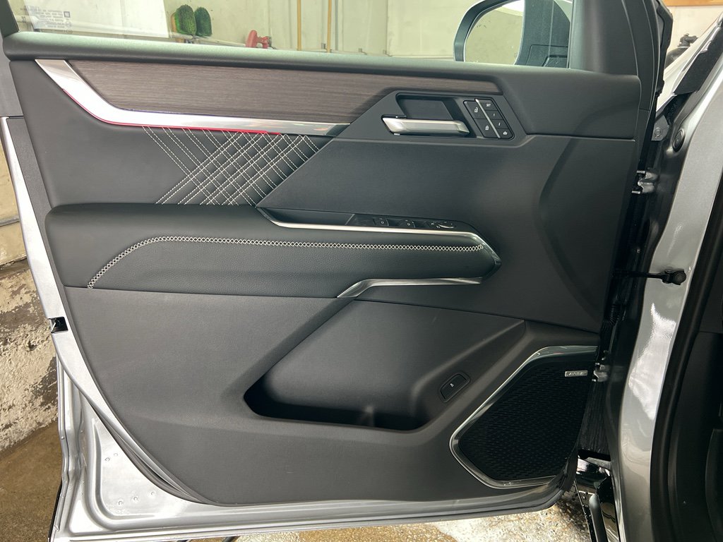 New 2026 GMC Acadia Denali w/ Super Cruise Package image 19