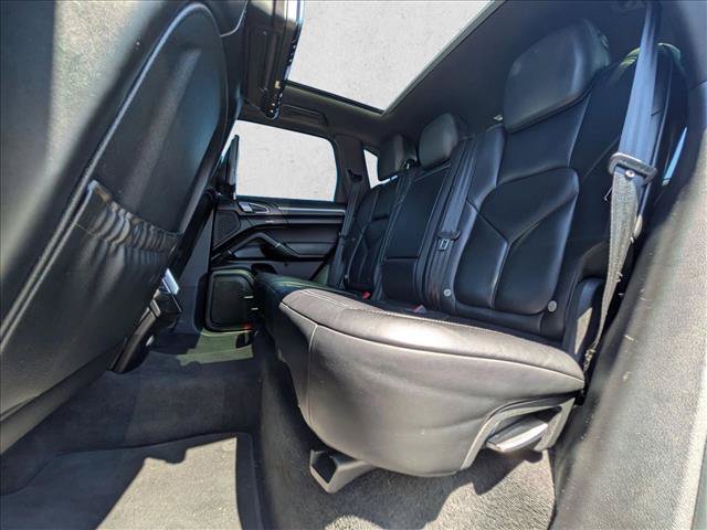 Used 2017 Porsche Cayenne S AWD/4WD image 18