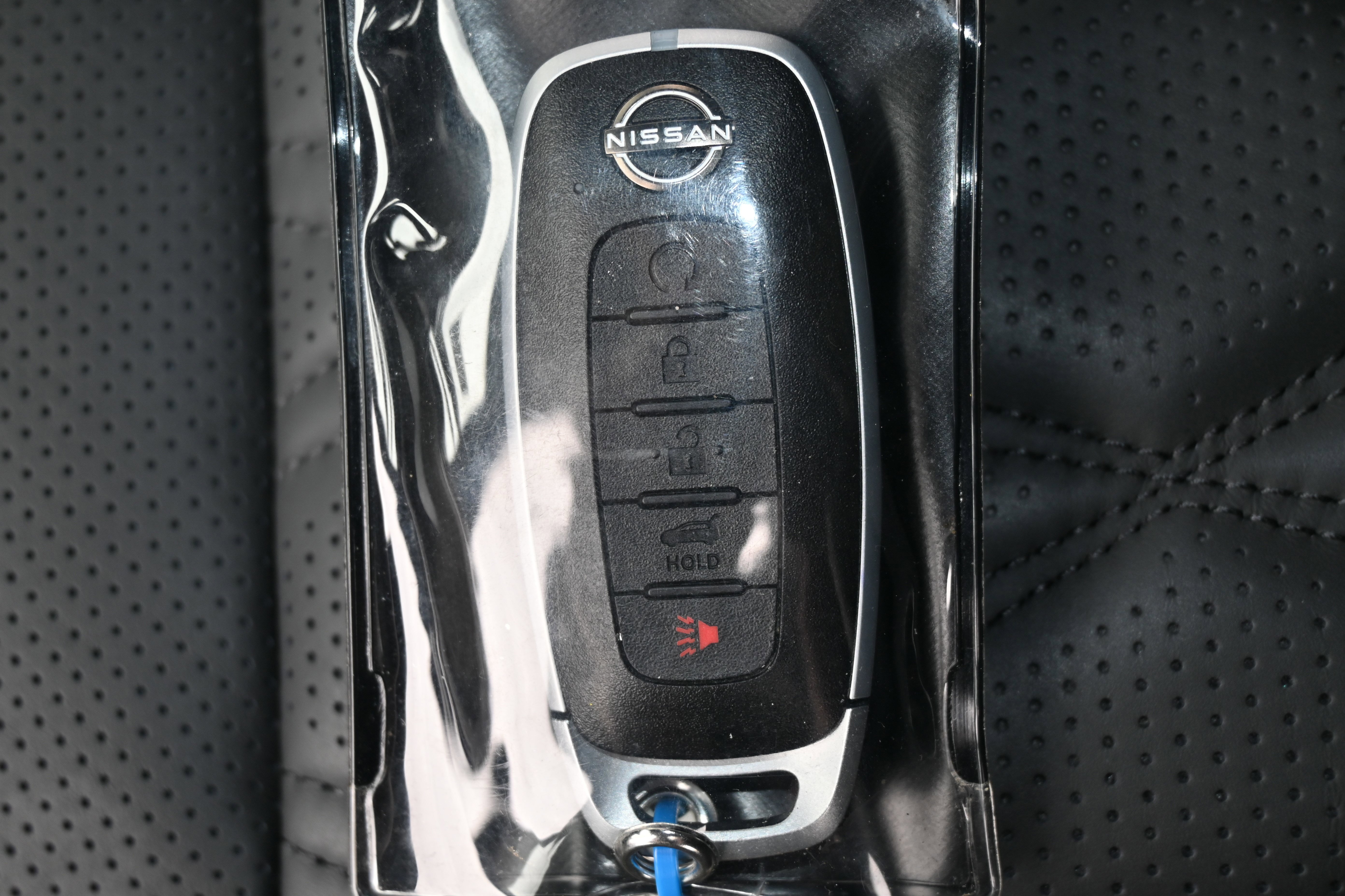 Used 2025 Nissan Rogue Platinum w/ Platinum Premium Package FWD image 35